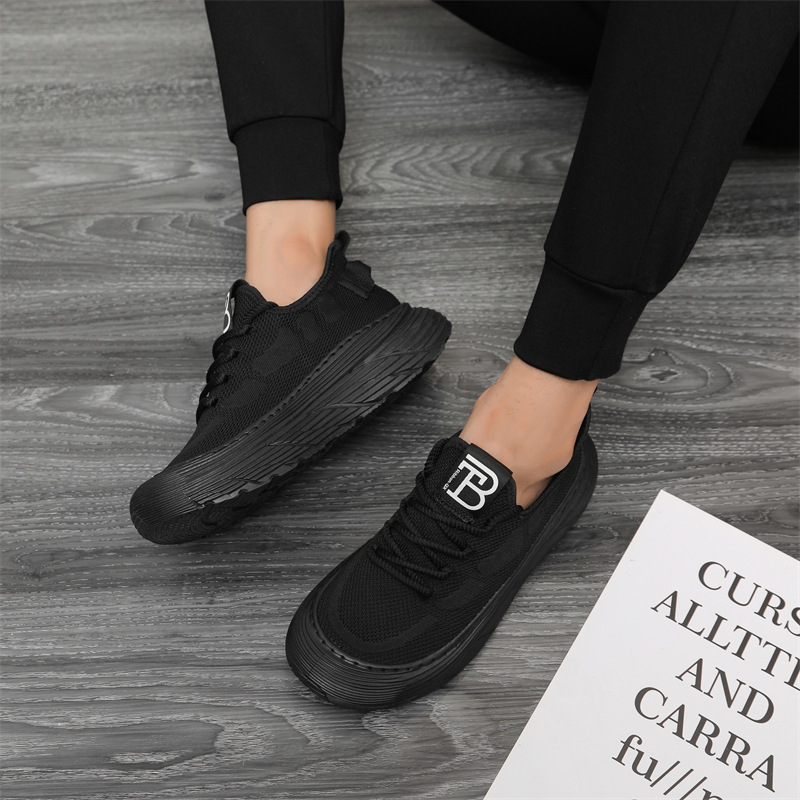 The new European Station Recreational Sporter Shoes, the thick mango-weaving shoes, the Korean shoes, the male shoes.