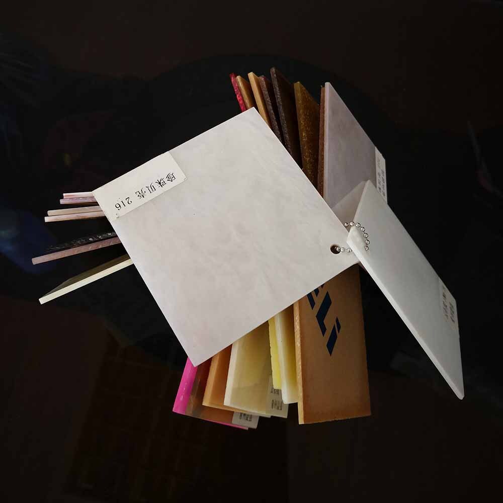 Flash-powdered occult 판, PS 유기 판의 갈기, 바람막이의 구름에 의하여 광선 유기 유리 윤이 나는.