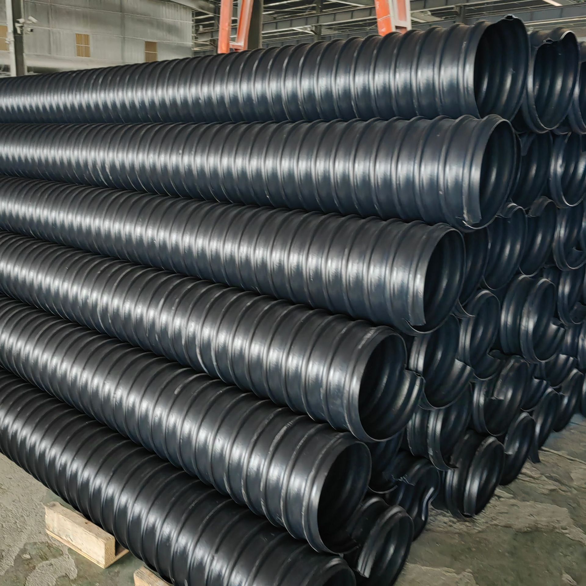 เข็มขัดเหล็ก HDPE แบบมาตรฐาน ช่วยเพิ่มเสียงรบกวนจากท่อ DN300-12200 เครื่องสายรัดเหล็ก