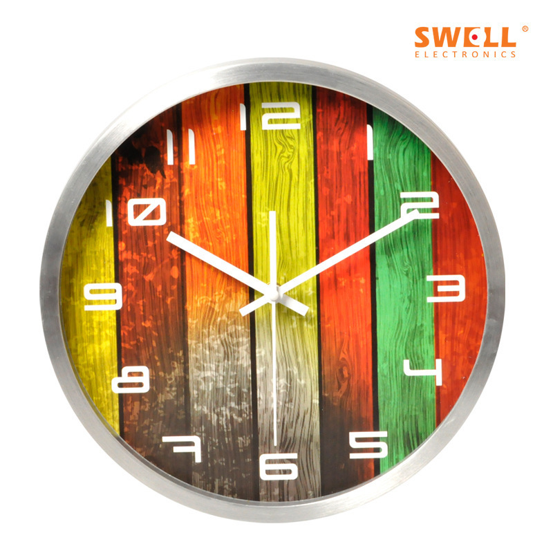 The new 12-inch creative silent clock with wholesale custom is like a wood-grained Zhong's home.