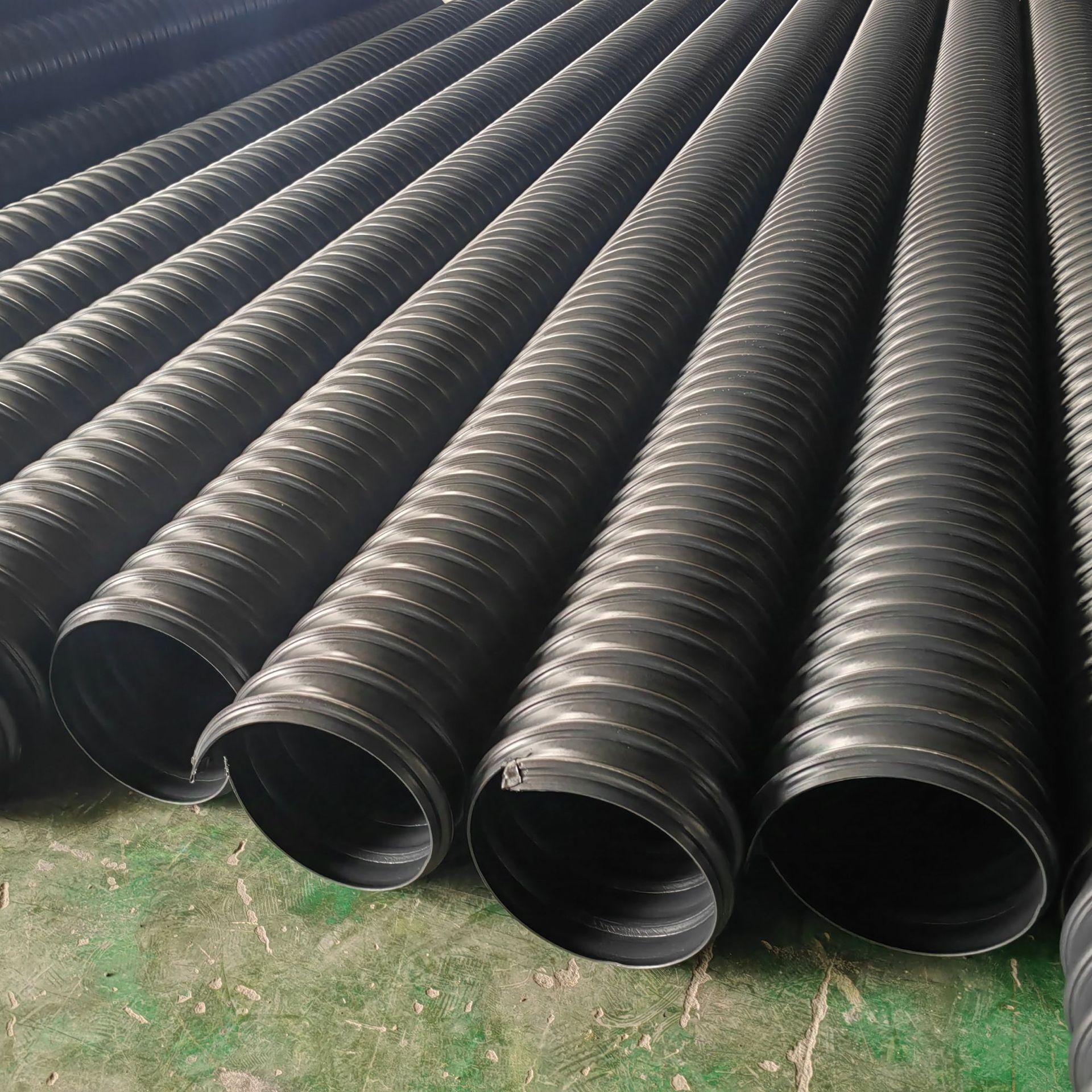 เข็มขัดเหล็ก HDPE แบบมาตรฐาน ช่วยเพิ่มเสียงรบกวนจากท่อ DN300-12200 เครื่องสายรัดเหล็ก