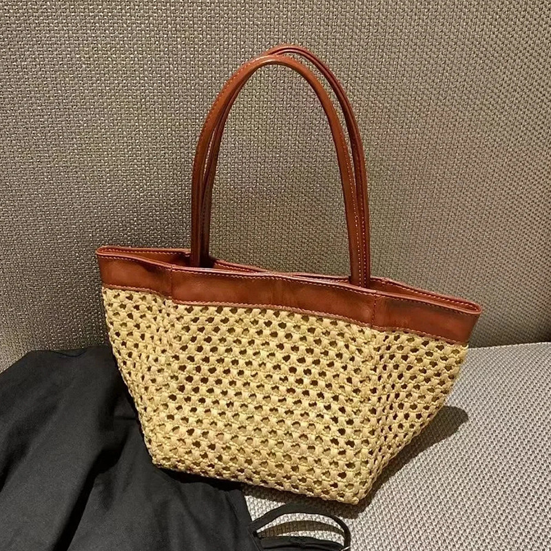 Small hand-made knitting bag, leather bag, 2024 new high-key handbag, one-shoulder-slashed bag.