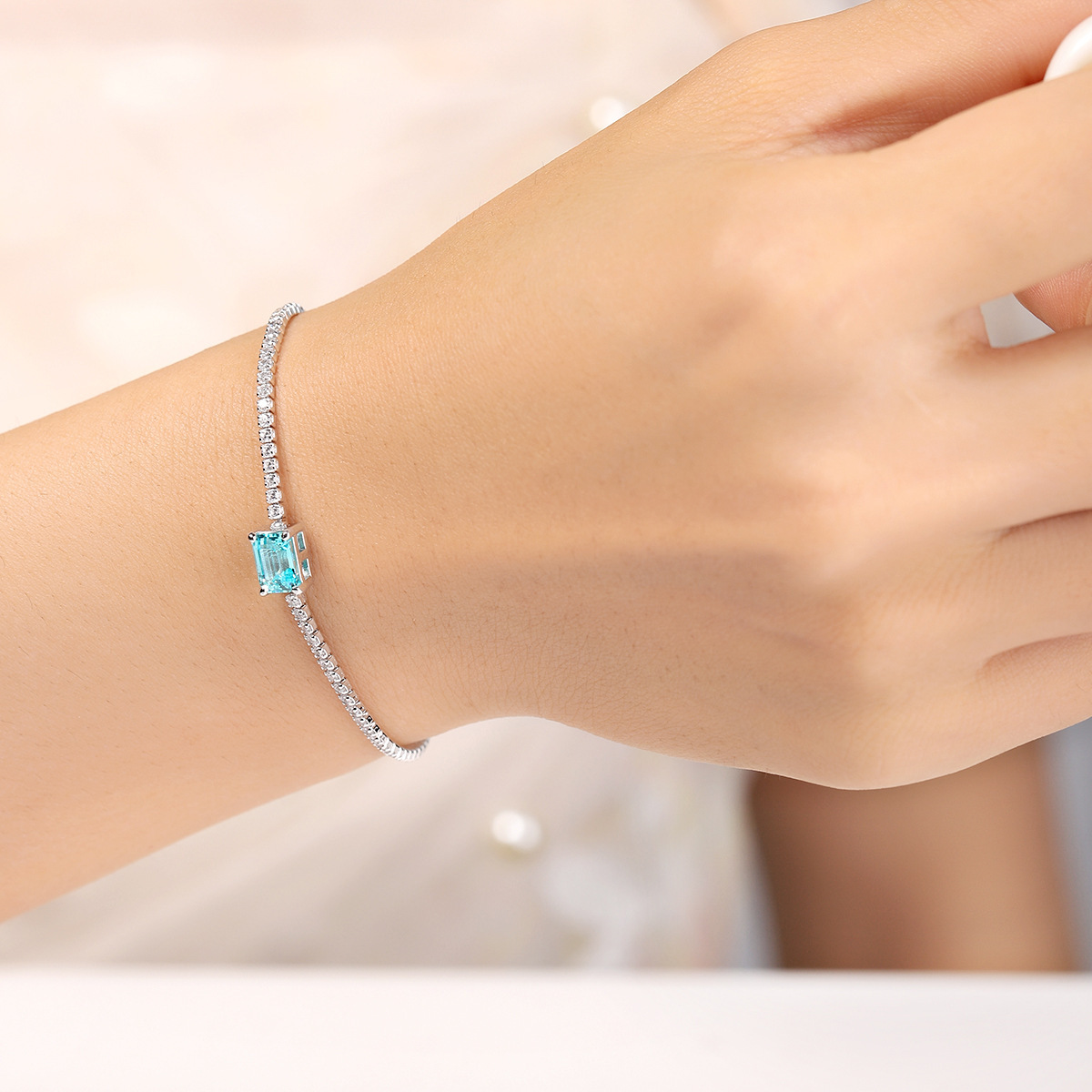 Cultivating Paraiba's hand-chained aluminum pomegranate S925 silver-coated diamond-mutting jewelry factory directs.