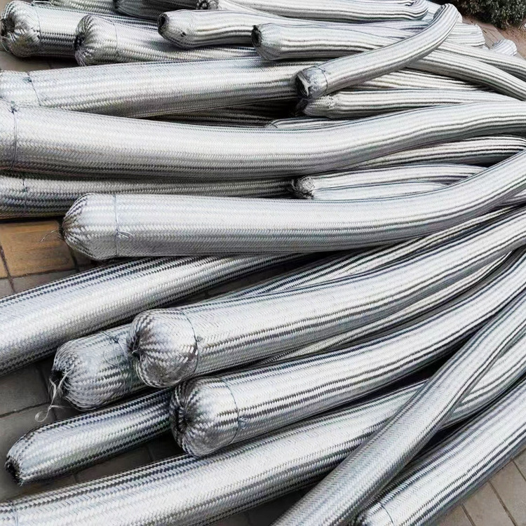 316 stainless steel-coated tubing plants connected hoses with high-pressure woven metal hoses.