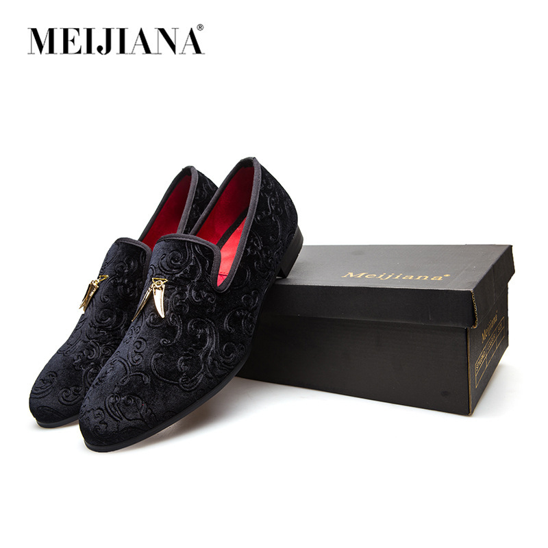 The new English man's shoes, the new man's shoes, the new man's shoes.