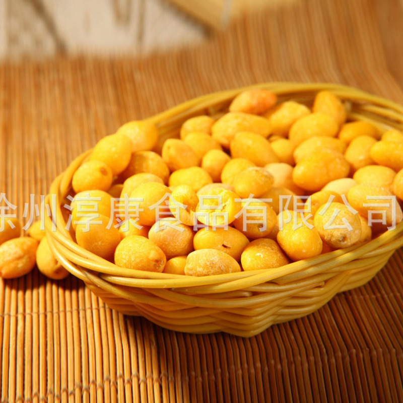 Đậu phộng đông lạnh và hạnh nhân bạc đi đến cối xay và hạnh nhân bạc khô.