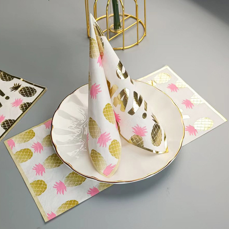 Party table decorated napkins, coloured gold, customised 50 pieces of squares on the second floor with creative napkins.