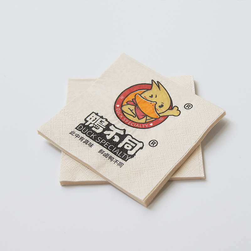 The 250-coloured square paper commercial campaign printed the napkins of the Logo restaurant and folded napkins