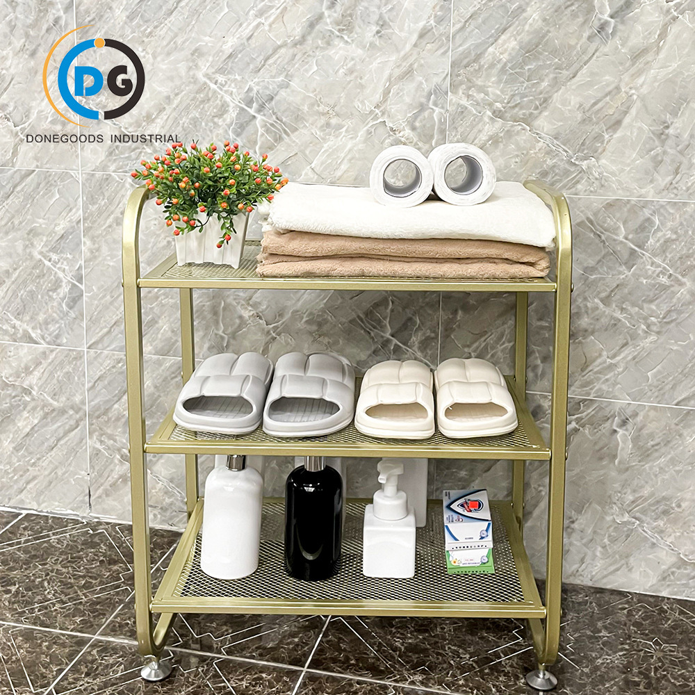 Những giá giày đầy kim loại, giá giày cao cấp, nhiều tầng trong không gian, đôi giày tự trồng.