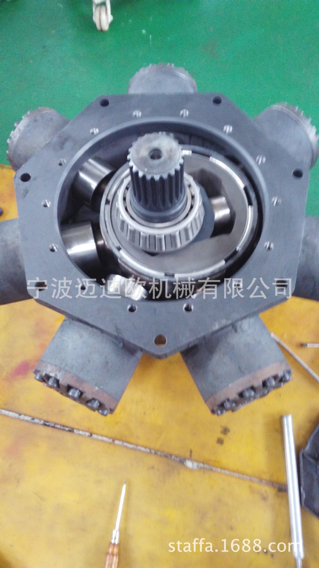 Staves Stavvre national production replacement hydraulic motor HPC 270 double-speed hydraulic motor.