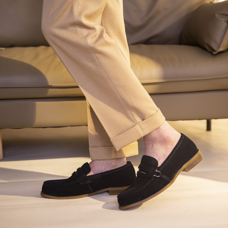 The factory's straight-for-the-shoe man's sanding velvet.