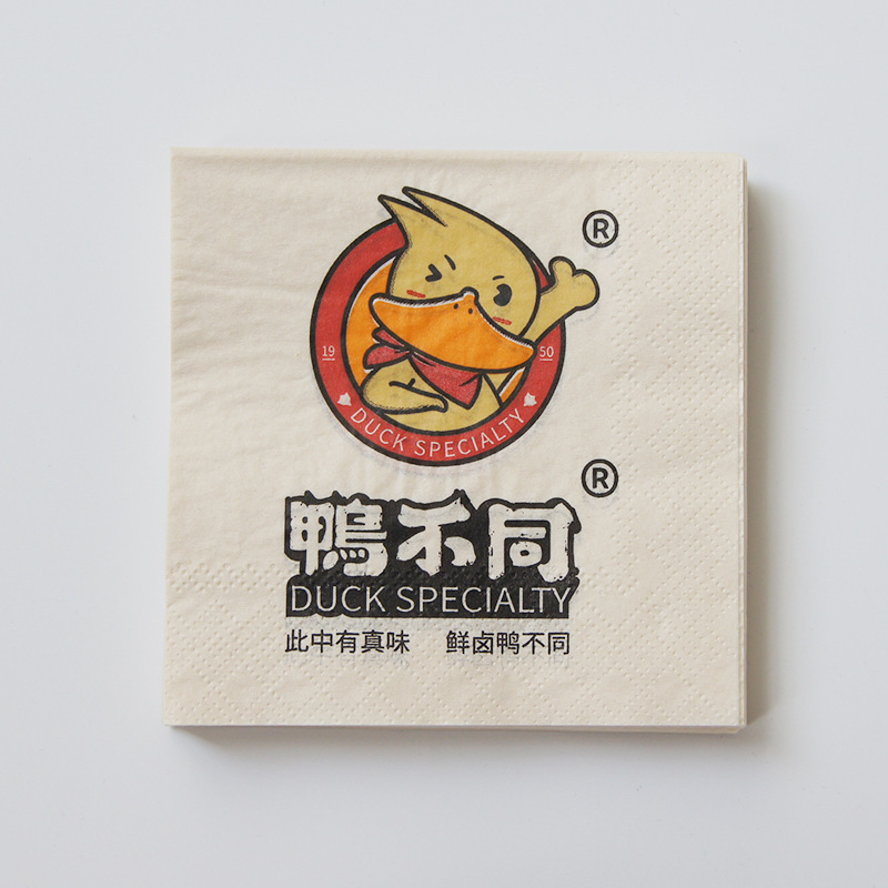 The 250-coloured square paper commercial campaign printed the napkins of the Logo restaurant and folded napkins