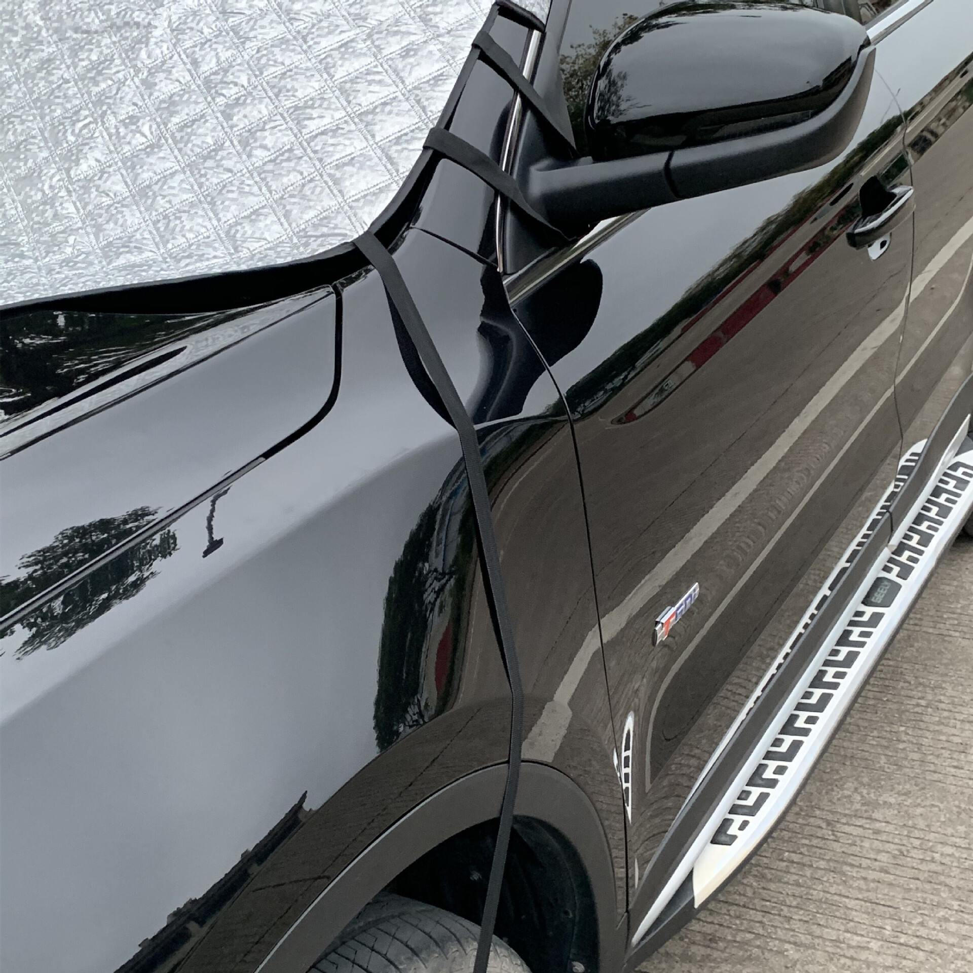 Four-storey thicker snow for the winter frosting car, windshield coat, semi-magnetic car for the snow.