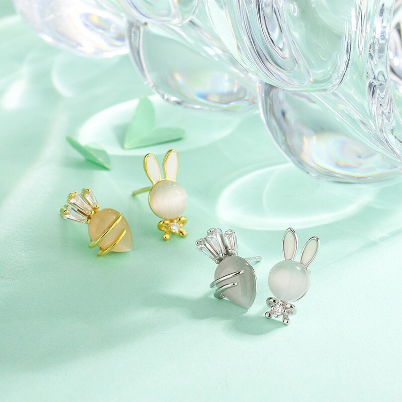 Little bunny carrots S925 pure silver ear nails.