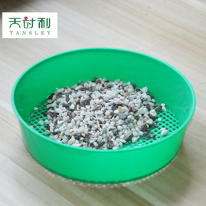 Những kẻ ăn xác sống, những trợ lý xâm nhập, những kẻ ăn xác sống.
