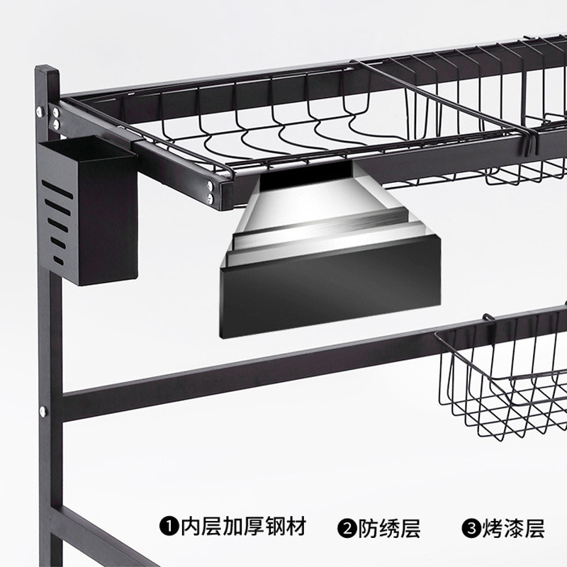 Nhà bếp ở phía bên bồn rửa chén nhận được bồn rửa, bồn rửa chén và chén bát.