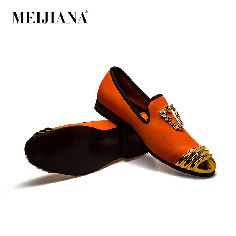 2023 Lufts are wearing leather shoes, hand-made shoes, autumn's O'Debbie's.