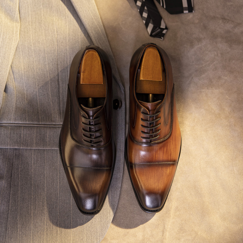 "Hand-to-hand lassed shoes" high-end small-headed oxen-skin business is in three-to-one Oxford male shoes.