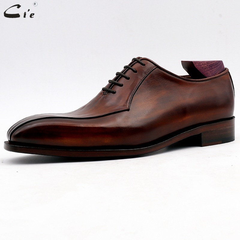 A custom-coded, hand-made suture business with a leather-beded male shoe with an Oxford wedding shoe.