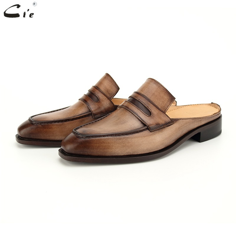 Hand-skin shoe factory sells their Episode Male slipper real store to test for Penny male shoes.