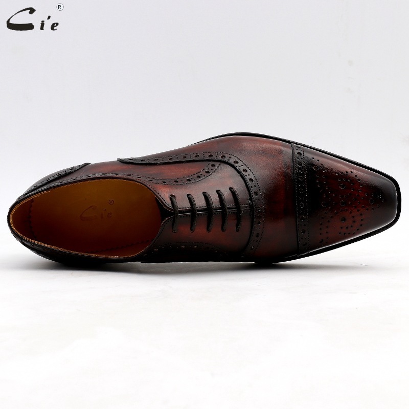 Hand-skin shoe factory hand-selling three-and-a-half-brocks for commercial rest and leisure men.