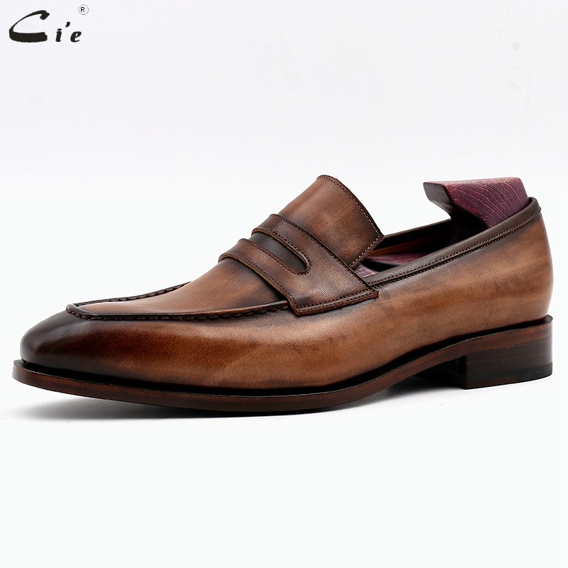 The factory sells the oxen skin, hand-made suture-suture-suture man's shoes, and the hand-painted Penny's shoes.