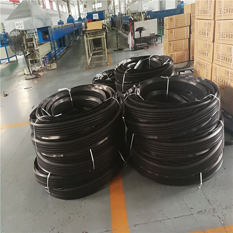 Shrink seals, sews, rubber, black rubber.