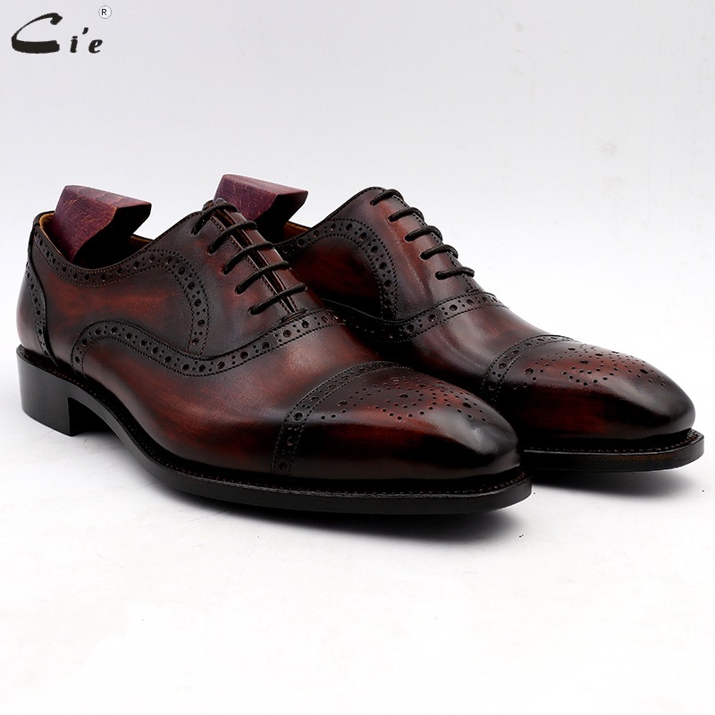 Hand-skin shoe factory hand-selling three-and-a-half-brocks for commercial rest and leisure men.