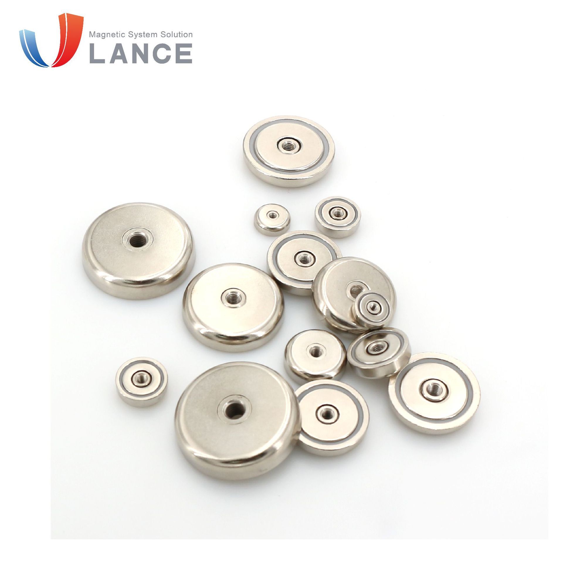 The manufacturer's wholesale inside of a screwdriver pan magnet, an iron shell permagnetic suction, a steel cup magnet screw.