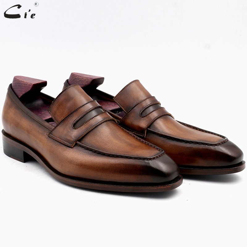 The factory sells the oxen skin, hand-made suture-suture-suture man's shoes, and the hand-painted Penny's shoes.
