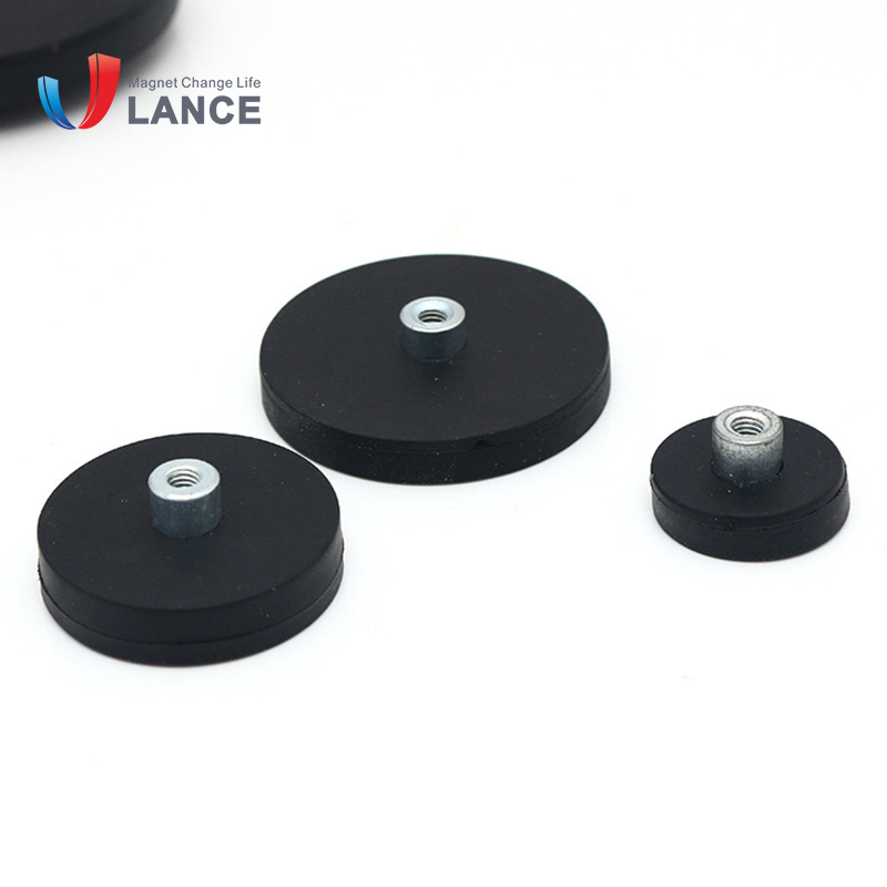 Thermal and straight-pore-coated magnet disk, rubber-coated magnetic base, car-mounted toplights with a strong magnet.