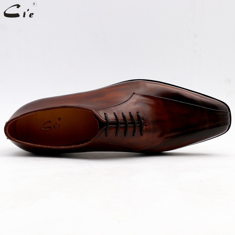 A custom-coded, hand-made suture business with a leather-beded male shoe with an Oxford wedding shoe.