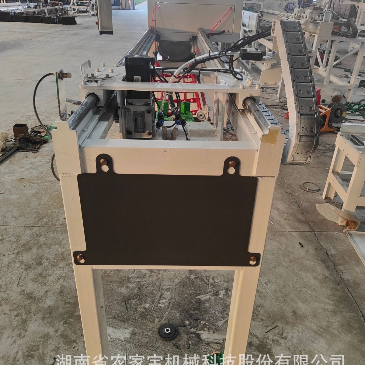 Visual smart-sawing machine, large, fully automated equipment factory, smart bamboo cutters, not artificial