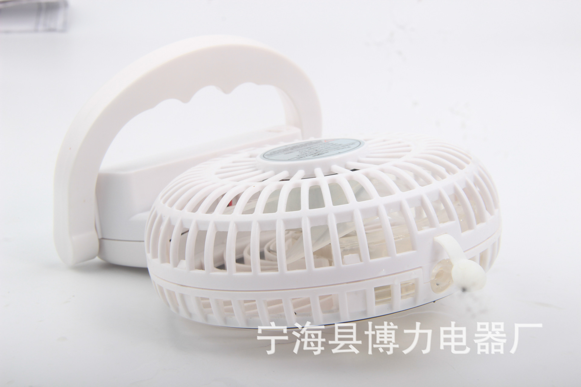 Wet U.S.B. fan, mini-stylish cooling spray, wet fan charging silent water with air conditioning.