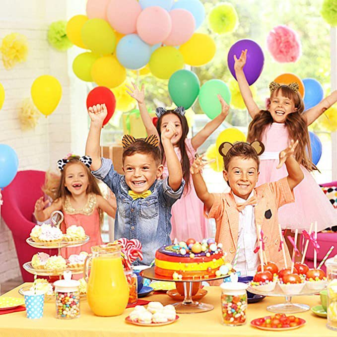 Đầu thú rừng với tiệc sở thú trang trí thú rừng và trang trí cho con vật thời thơ ấu.
