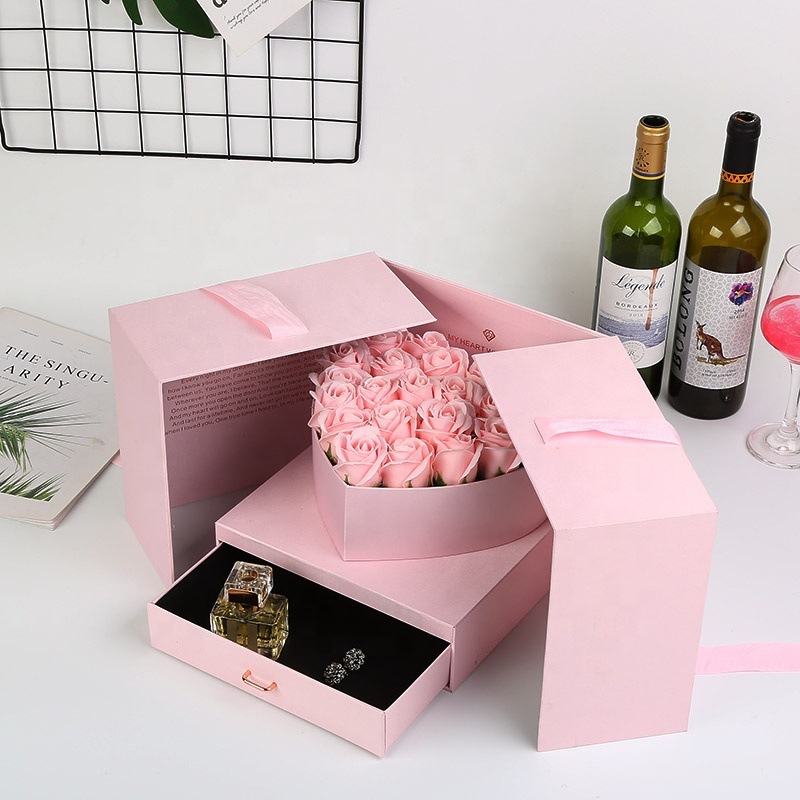 Double-open-heart gift box box box with flowers and box with lipstick