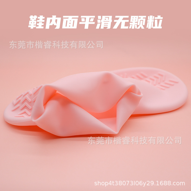 Nó được đánh dấu bằng keo dán, giày không thấm nước, giày chống mưa cho người lớn và trẻ em.