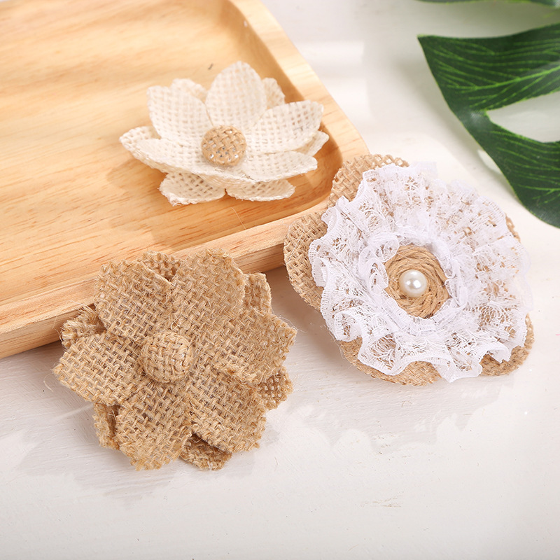 Bông hoa hồng bằng vải lanh, tiệc cưới để trang trí hoa bằng vải lanh, và mũ giày được làm bằng những con sâu tinh khiết.