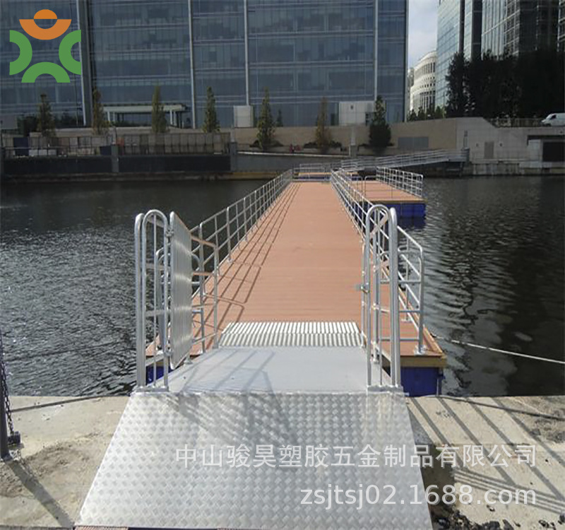 The floating landscape wood plume, the docks, the pontoon bridge.