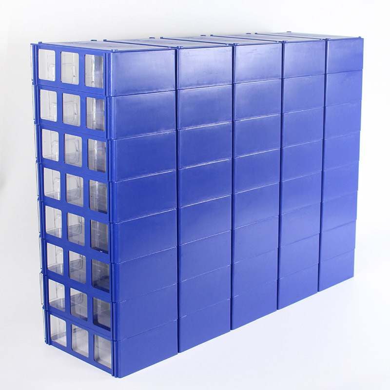 A box for the supply and sale of specially designed plastic wooded components with a functional large box LT-00