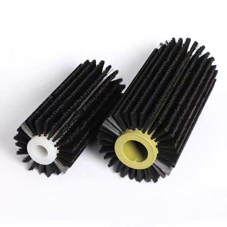 The industrial brush roller-brusher has set up a small nylon brush to clean the dust.