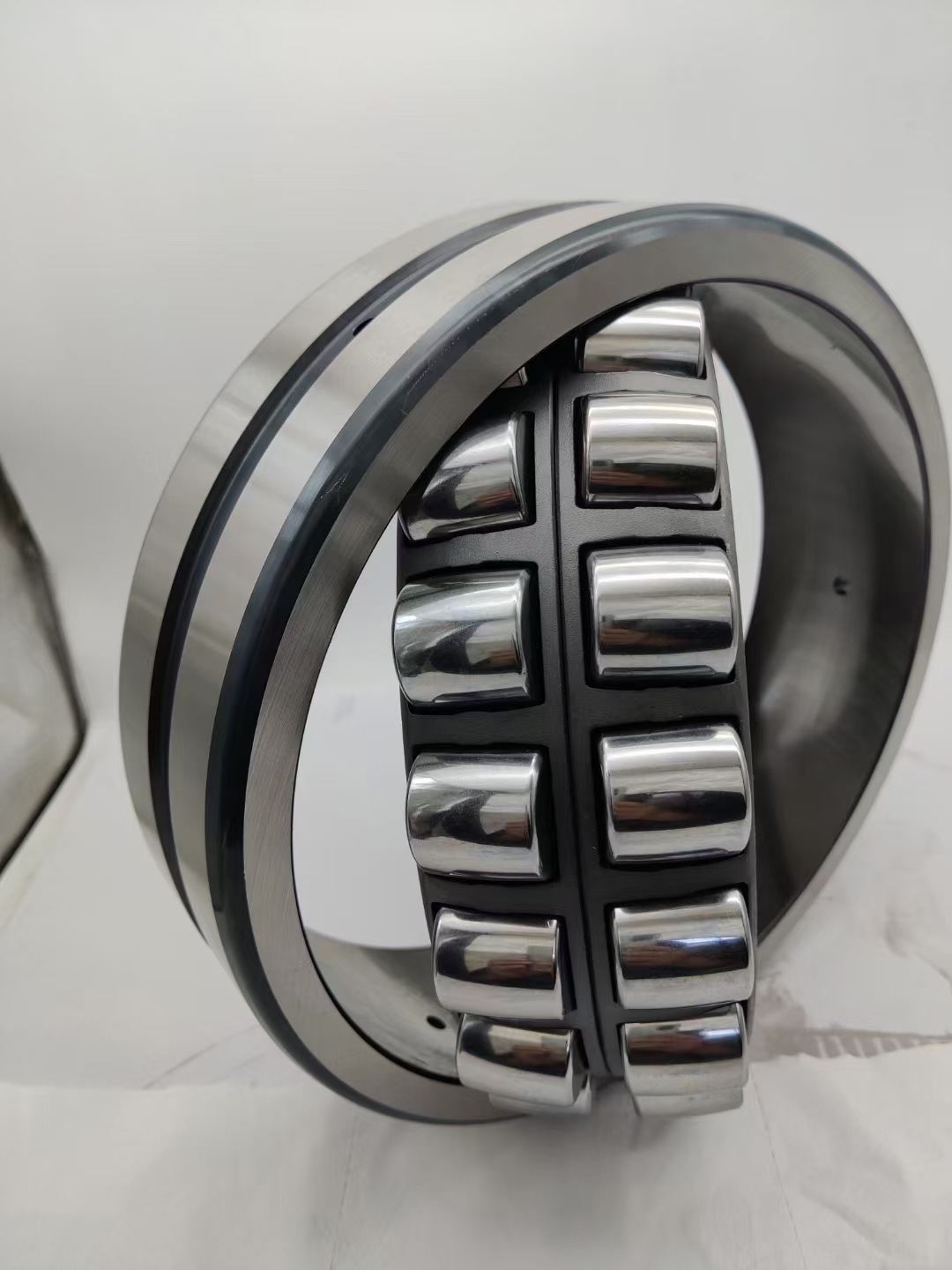 Three types of MB bearings have issued 21317 MBW33C3 orders to import and export companies.