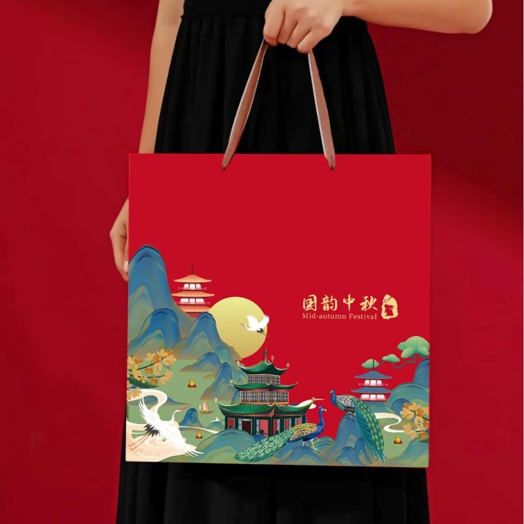 The mooncake box wrapper is hot for the mid-twilight box, and the LOGO mid-twilight box is customised to avoid the pattern.