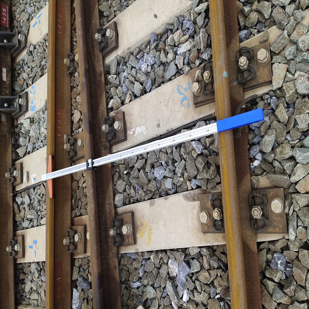 Spacing scale by rail and 1.4 metres by rail