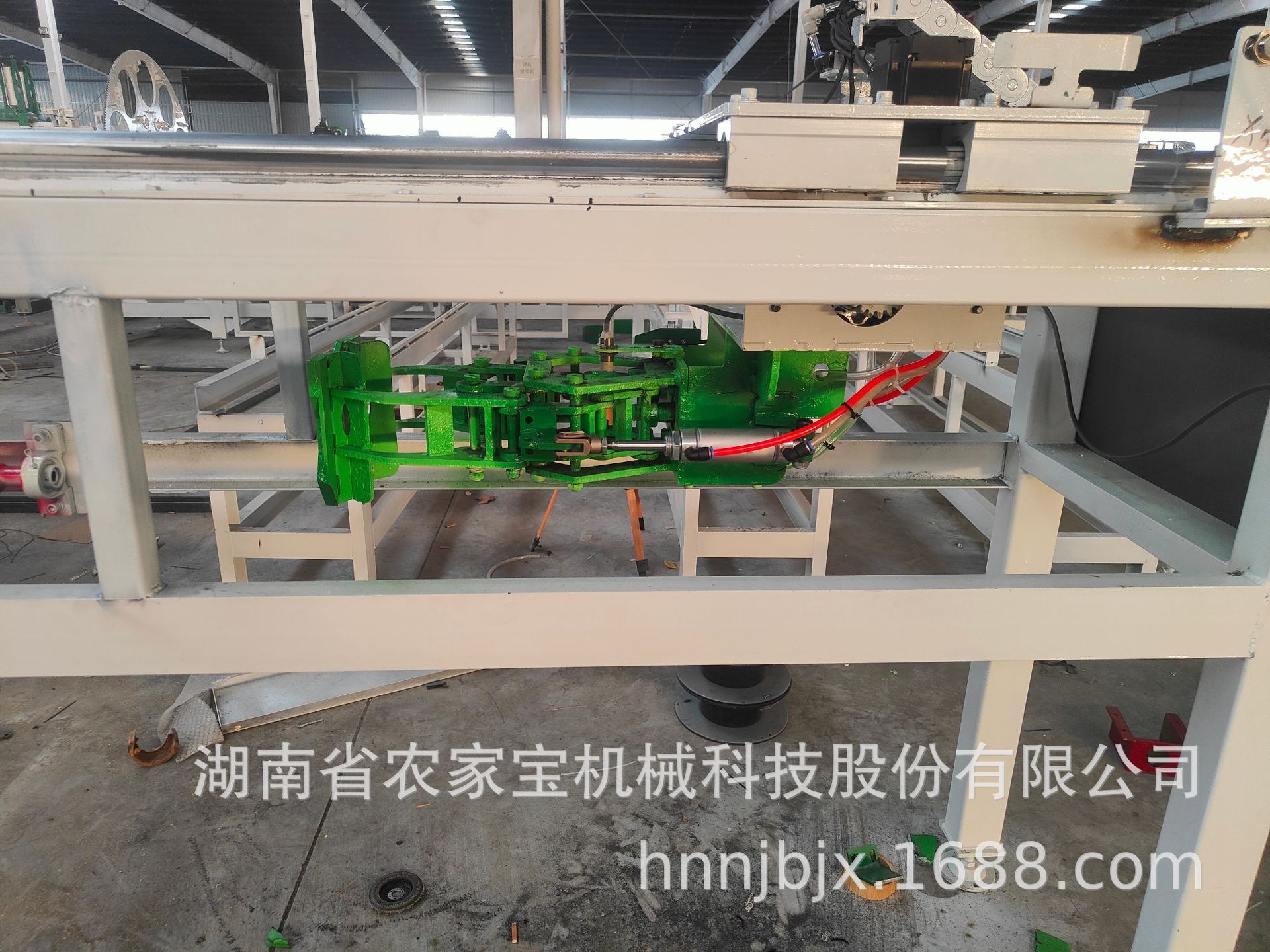 Visual smart-sawing machine, large, fully automated equipment factory, smart bamboo cutters, not artificial