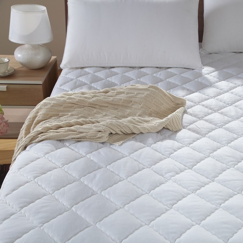 White mattress-protected cushion-suppliers at the hotel and grass hotel.