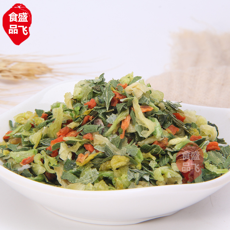 Các loại rau trộn bị mất nước mỗi ngày sẽ được ăn với những gói rau trộn lẫn với nước, và những bao nhỏ gồm rau trộn sẽ được tùy chỉnh