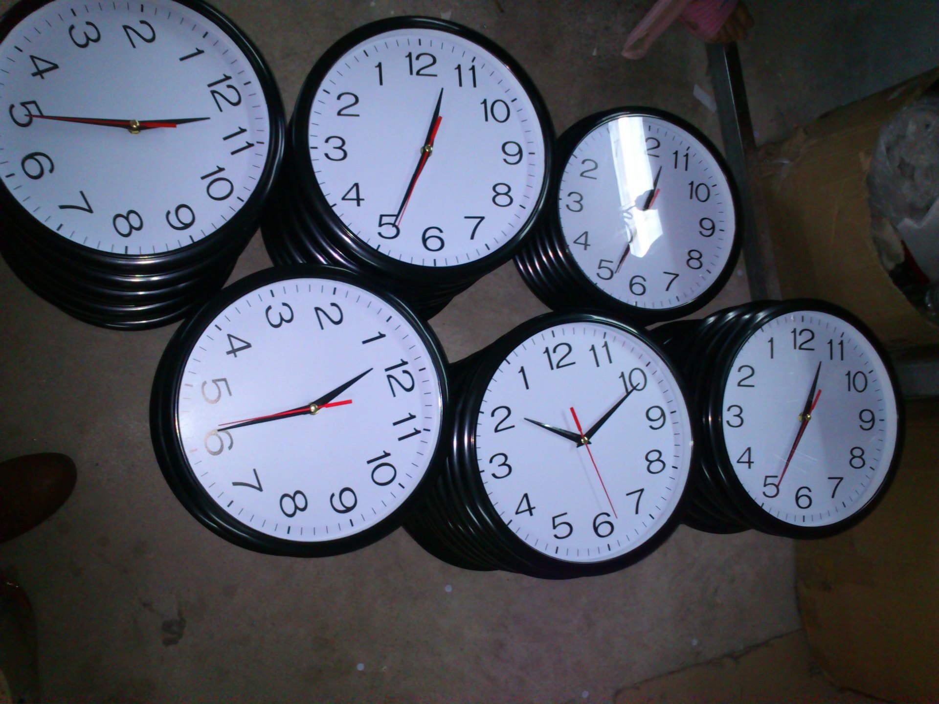 The winning clock factory supplies 12 inches.