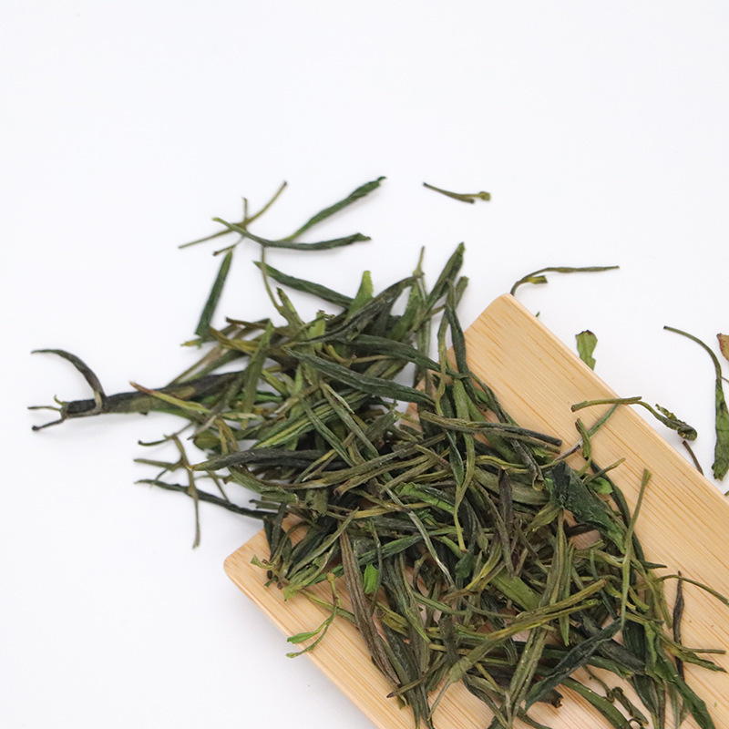 Trà mới, trà nóng bằng đồng, huy chương mưa, chồi vàng, trà lớn.