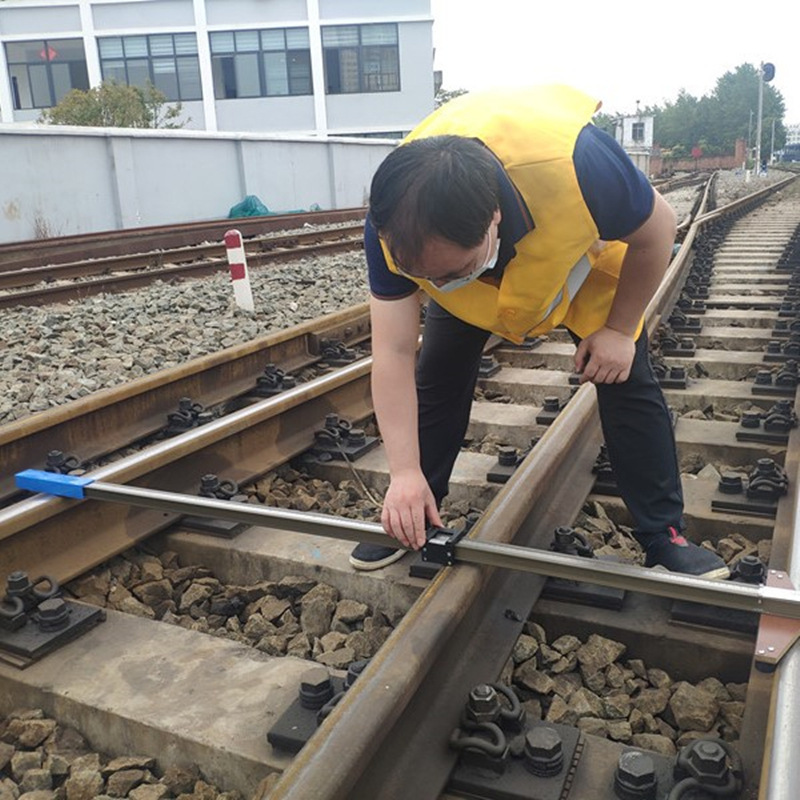 Spacing scale by rail and 1.4 metres by rail